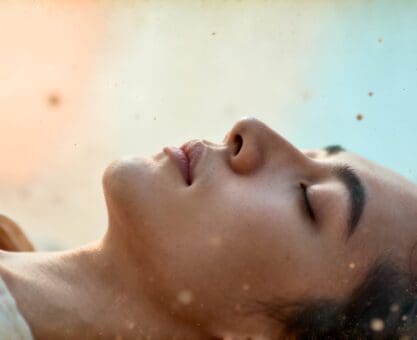 Micro mindfulness: 10-second practices to reset focus and reduce reactivity. Simple steps adults can use anytime, anywhere for small wins daily.